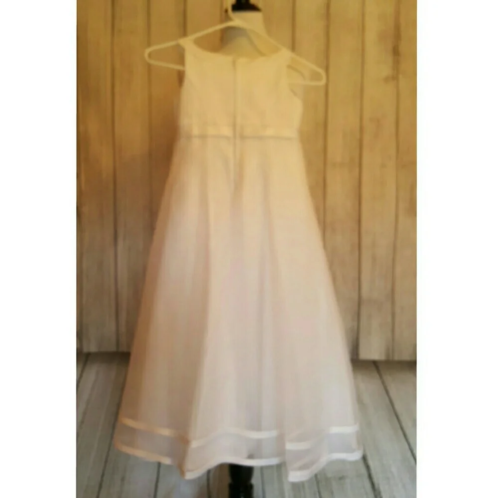 DAVID'S BRIDAL Flower Girl Dress Size 6 White Wedding - Picture 2 of 8